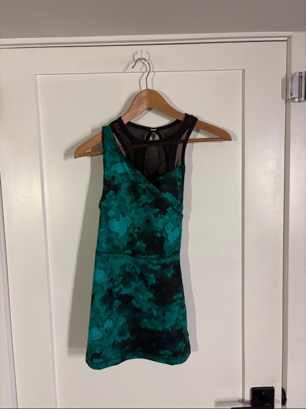 Lululemon Meshed Up Tank
Clouded Dreams Cosmic Teal Multi / Black